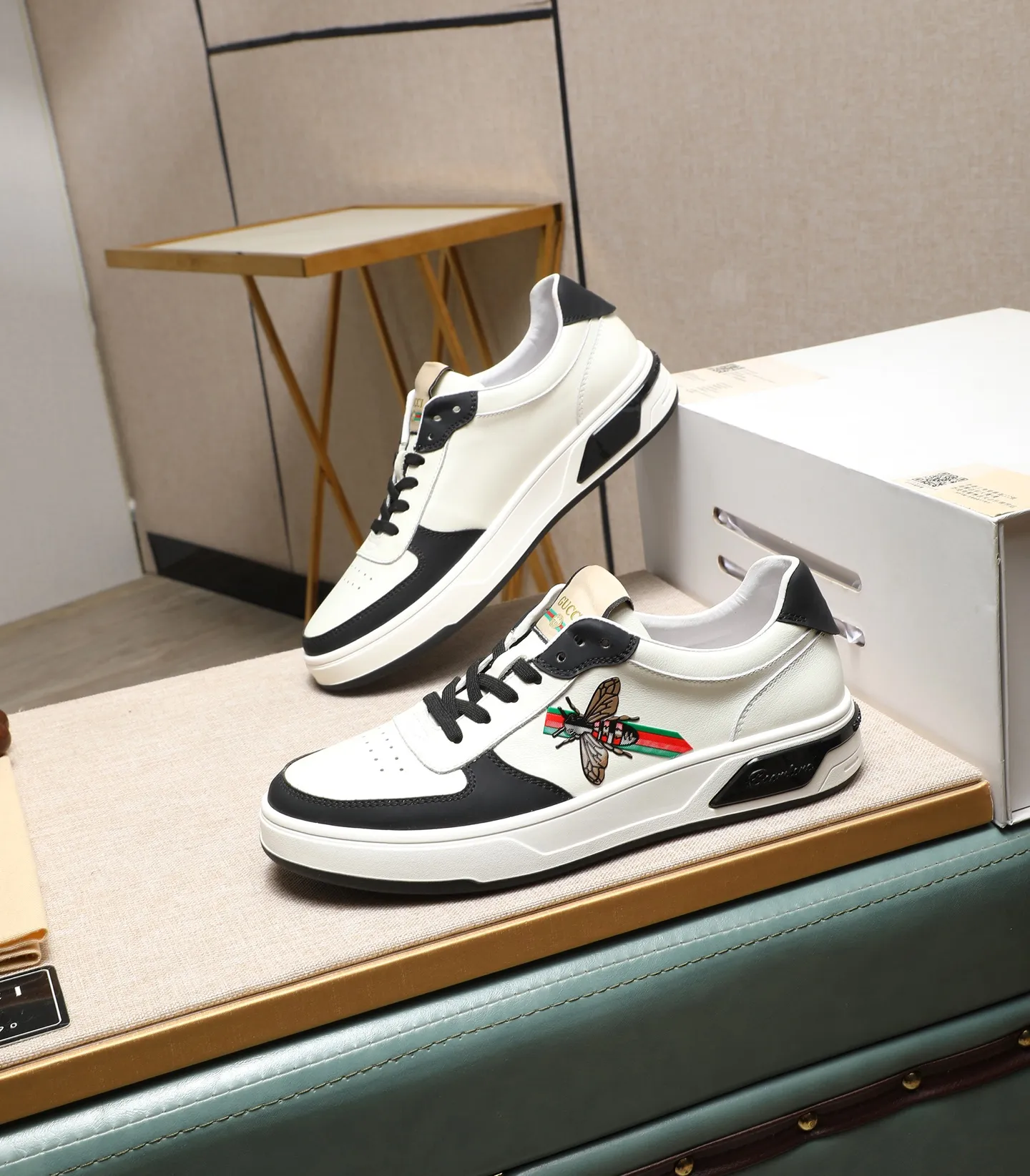 Men's shoes 💰440 GUCCI's latest spring model is on sale at the same time at the counter. Original calfskin imported from Italy, genuine leather lining, (high-end, extravagance, and class) exquisite workmanship. Sole: original sole provided by the original factory, ⚠exclusive double-layer movable molded sole super comfortable⚠, real shot 🎬The real thing is better🔍🔍"High quality·Follow the item" Code number 38-44